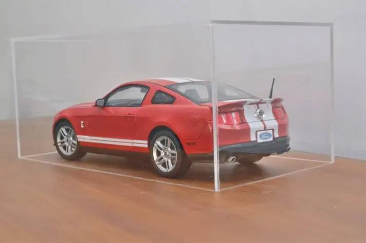 Bote en Plexiglas incolore de protection pour maquette