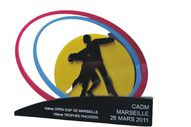 Trophée plexi coloré