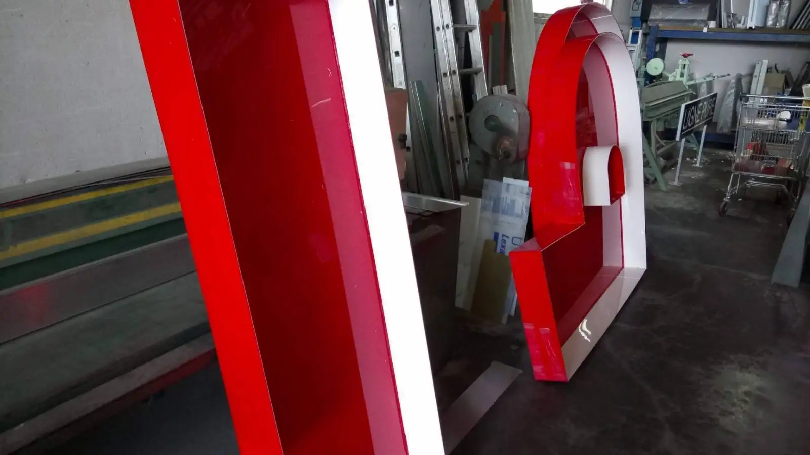 FABRICATION PLEXIGLASS MARSEILLE