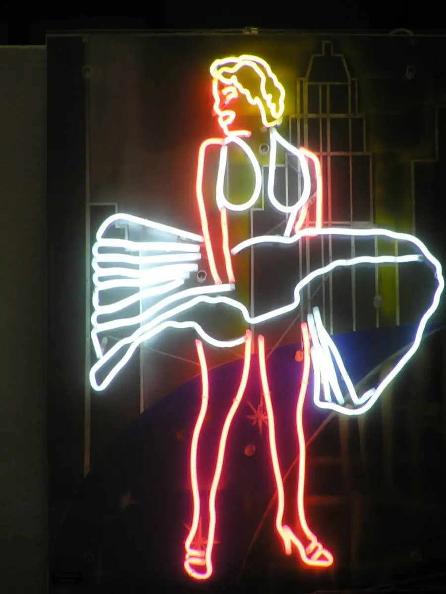 ENSEIGNE LUMINEUSE MARSEILLE