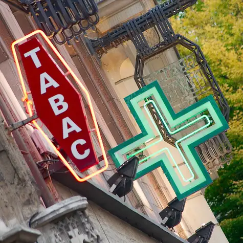 Conception d'une enseigne lumineuse pour un tabac situ  trets 13
