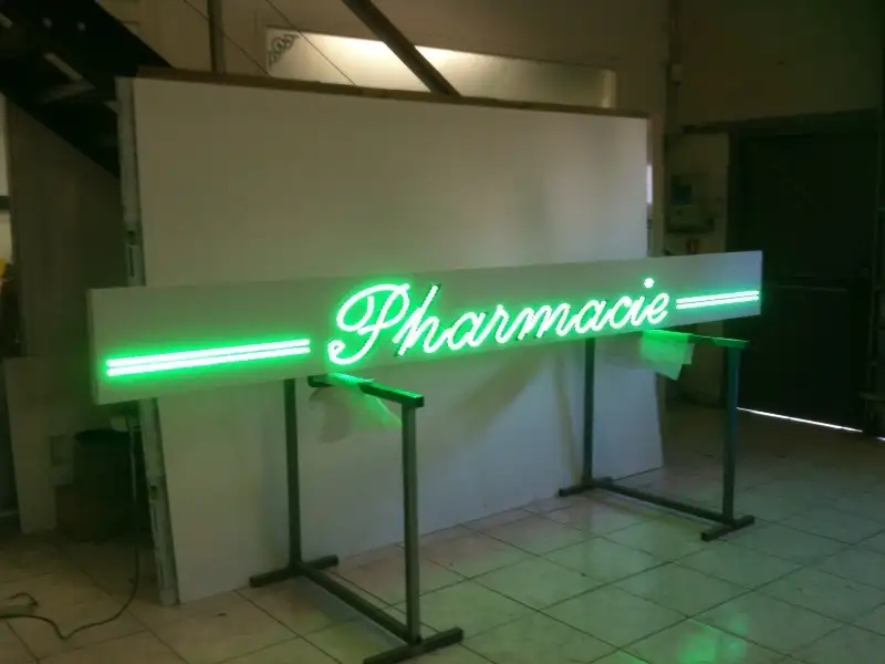FABRICANT ENSEIGNE LUMINEUSE MARSEILLE