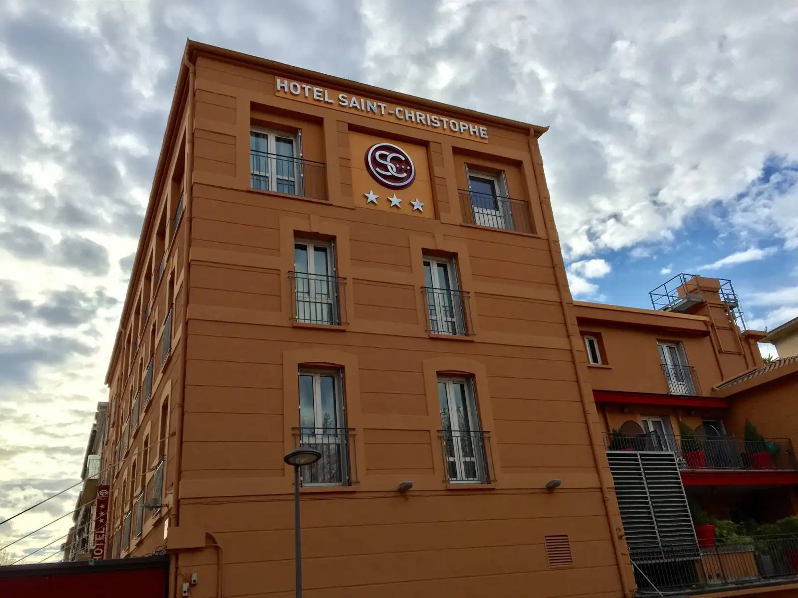 FABRICANT ENSEIGNE LUMINEUSE MARSEILLE