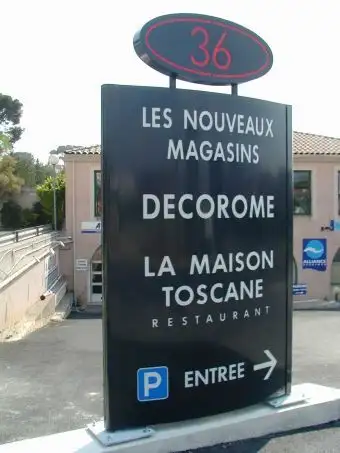 Cration de totem pour entre de centre commercial  Plan de Cuques
