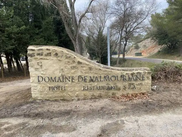 Signaltique du domaine de Valmouriane  Saint-Rmy de Provence