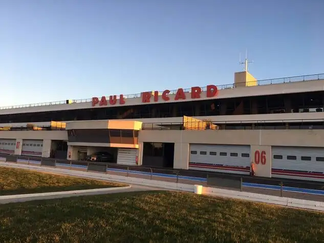 Lettre lumineuse circuit Paul Ricard