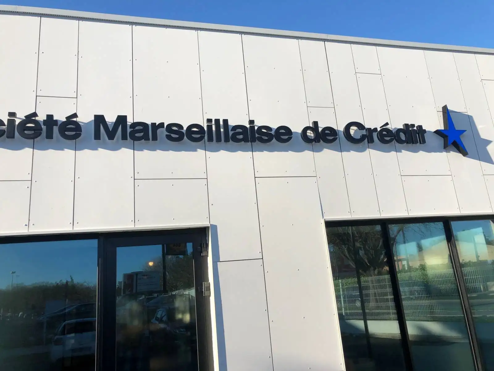 FABRICANT ENSEIGNE LUMINEUSE MARSEILLE