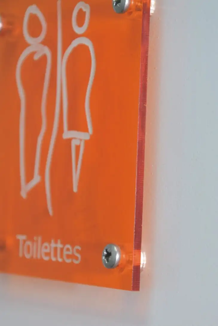 plaque pictogramme plexi translucide
