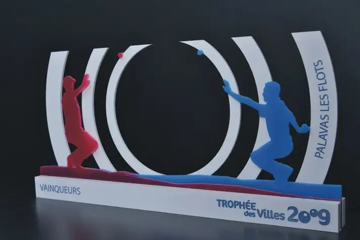 Troph�e complexe plexi color�